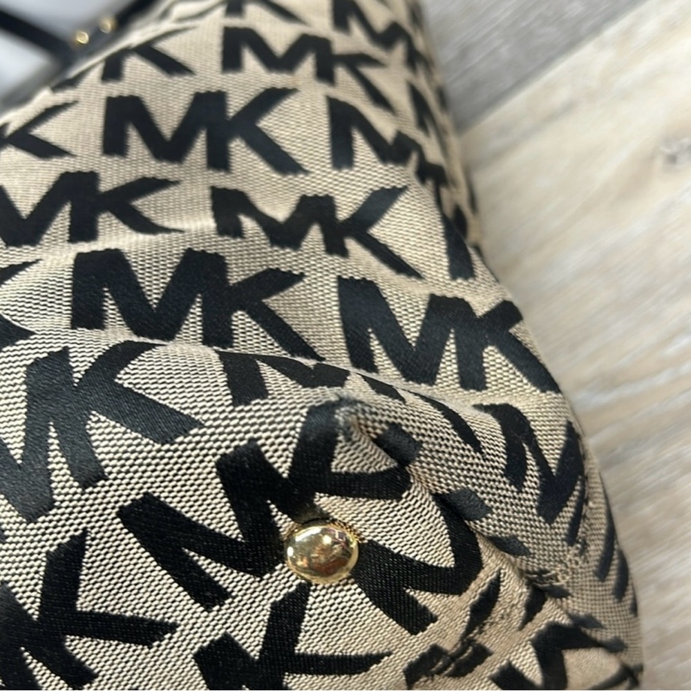 Michael Kors Signature Jet Set Signature Canvas Tote-Excellent Condition! - Picture 5 of 11